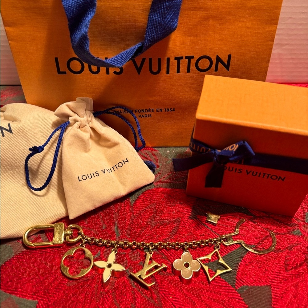 Louis Vuitton bag charm READ DESCRIPTION